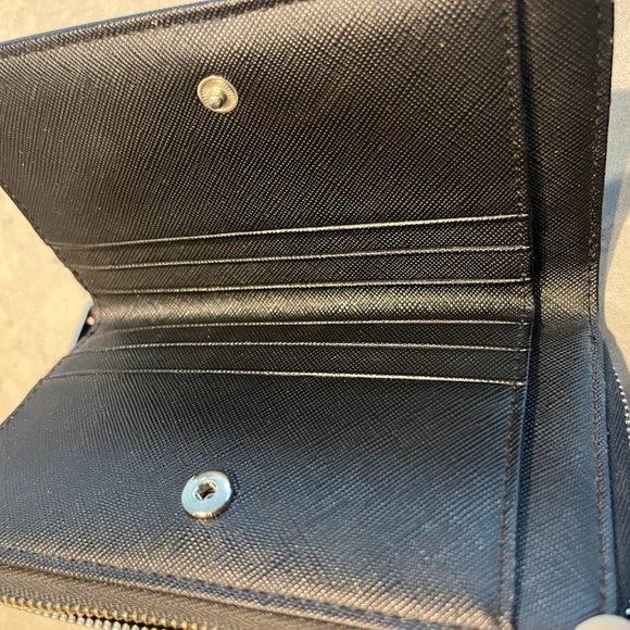 FREE SHIPPING Karl Lagerfeld Wallet - Picture 6 of 9